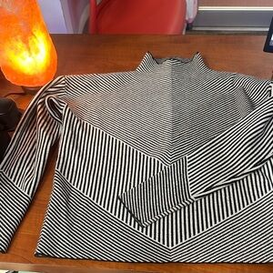 Cynthia Rowley Chevron mock funnel neck crop gray white sweater Size S